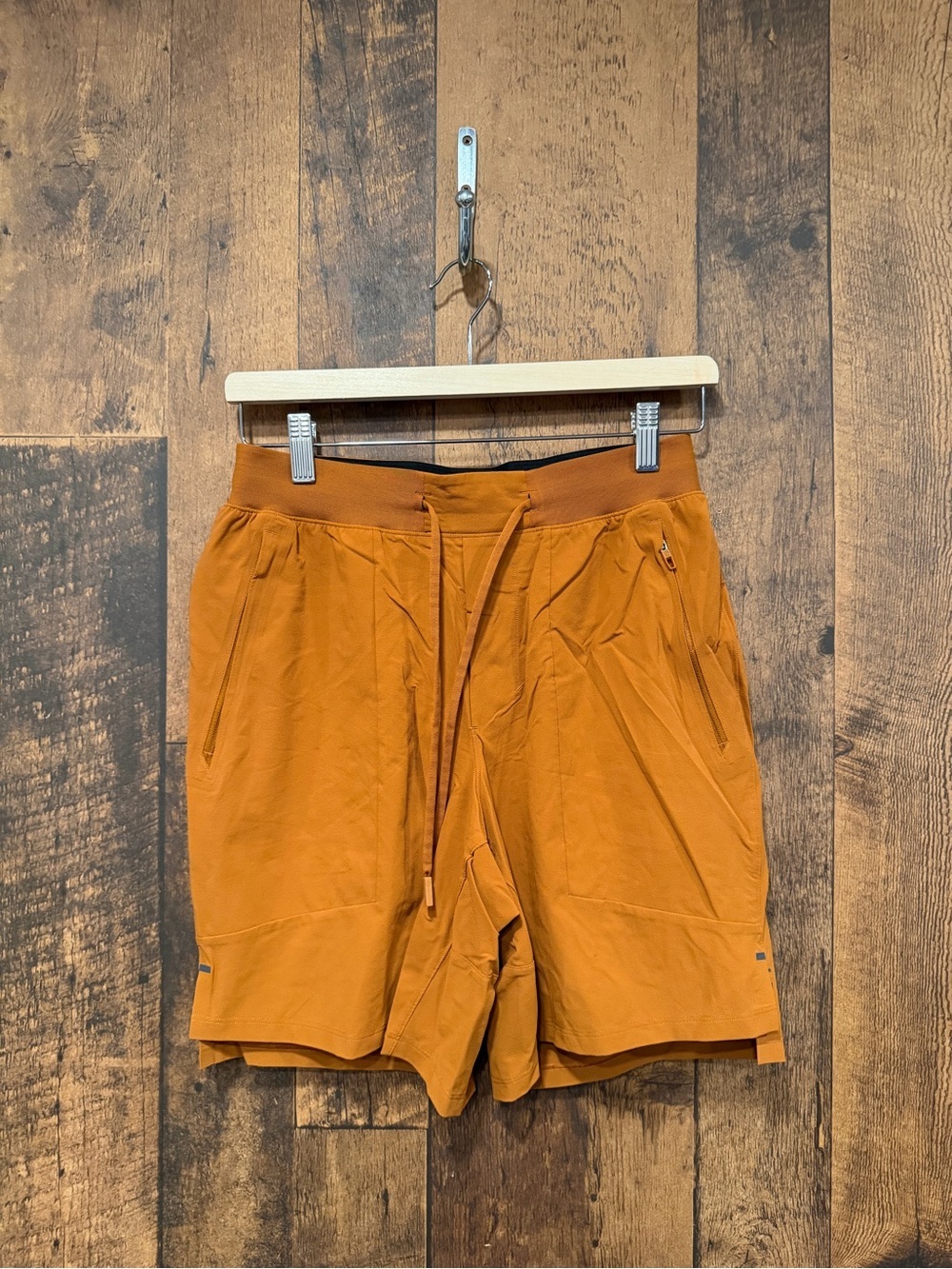 Lululemon License to Train Linerless Short 7" small EUC